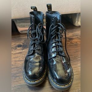 Black Dr.Martens in like-new condition!